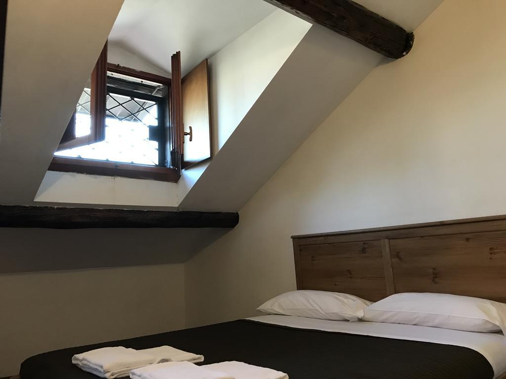 Charming Apartment The Castle Milano Exterior foto